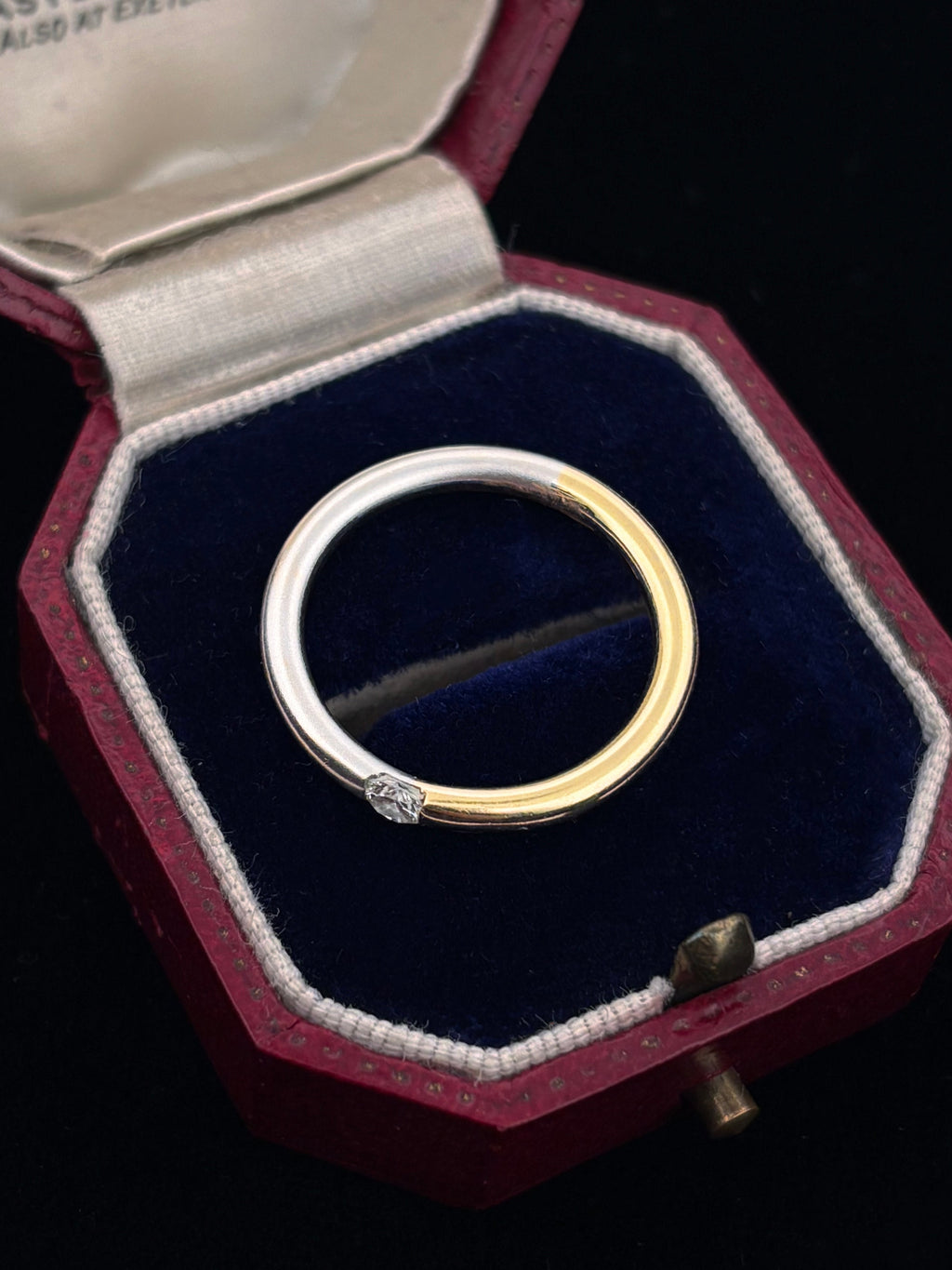 Round Wire 18ct Dual Tone Gold & Diamond Solitaire Ring