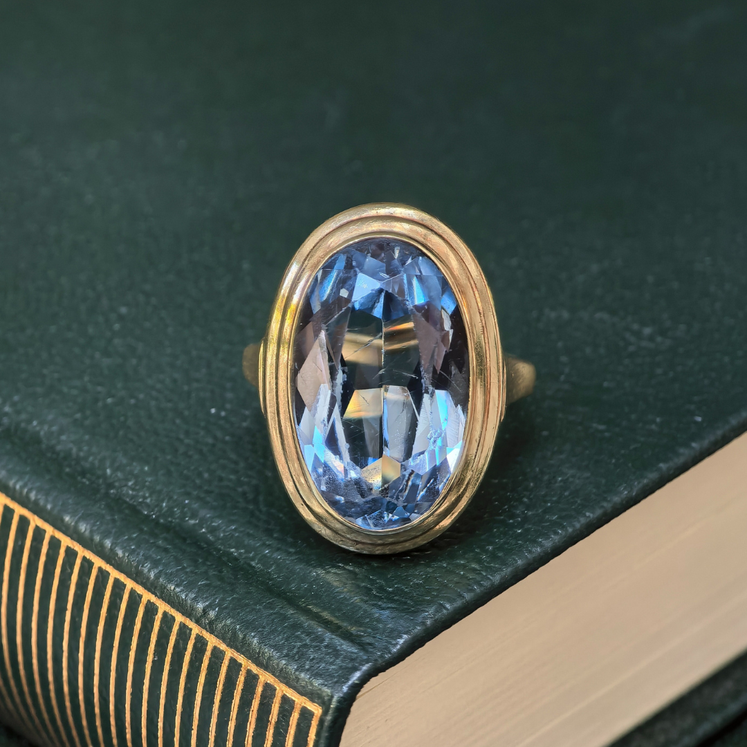 Cocktail Oval Aquamarine Ring in 9ct Gold