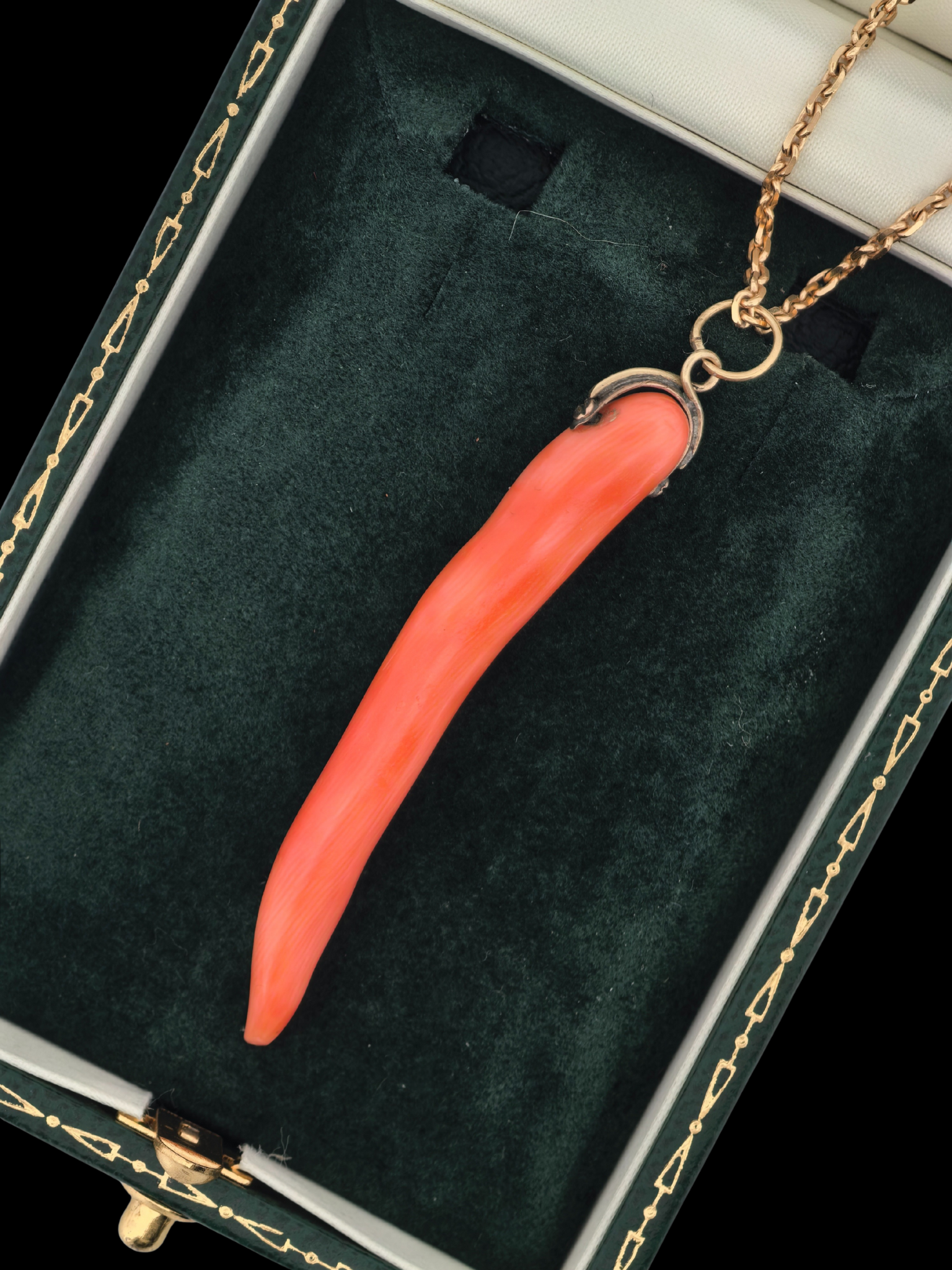 Chili Coral Pendant 9ct Gold