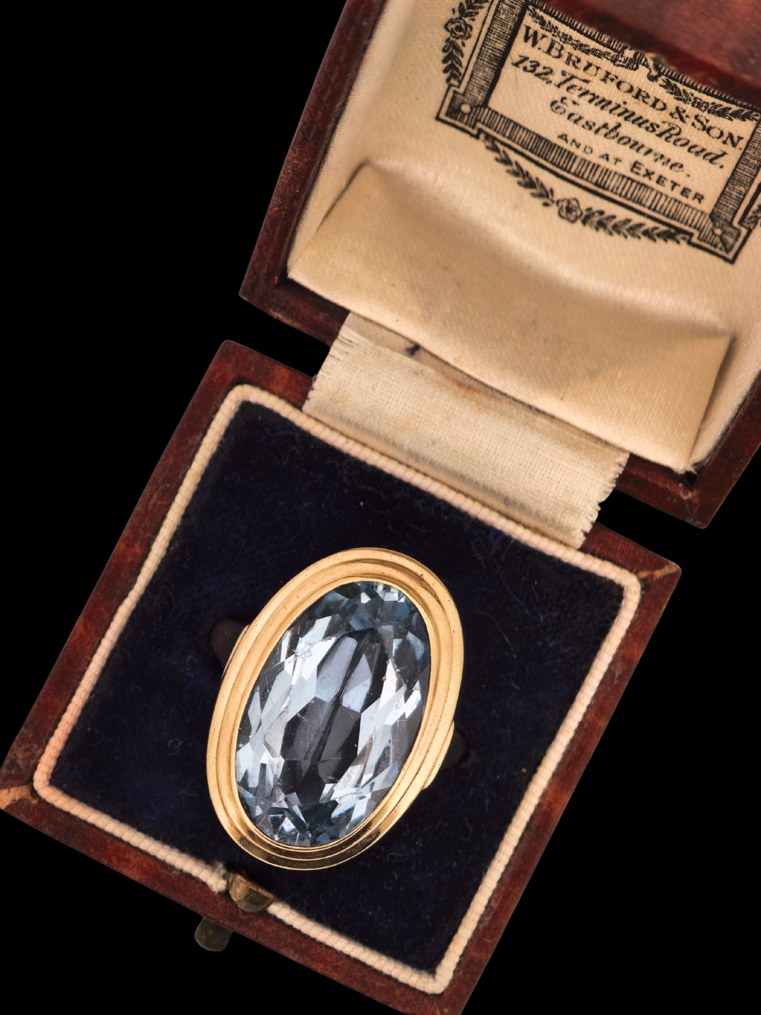 Cocktail Oval Aquamarine Ring in 9ct Gold