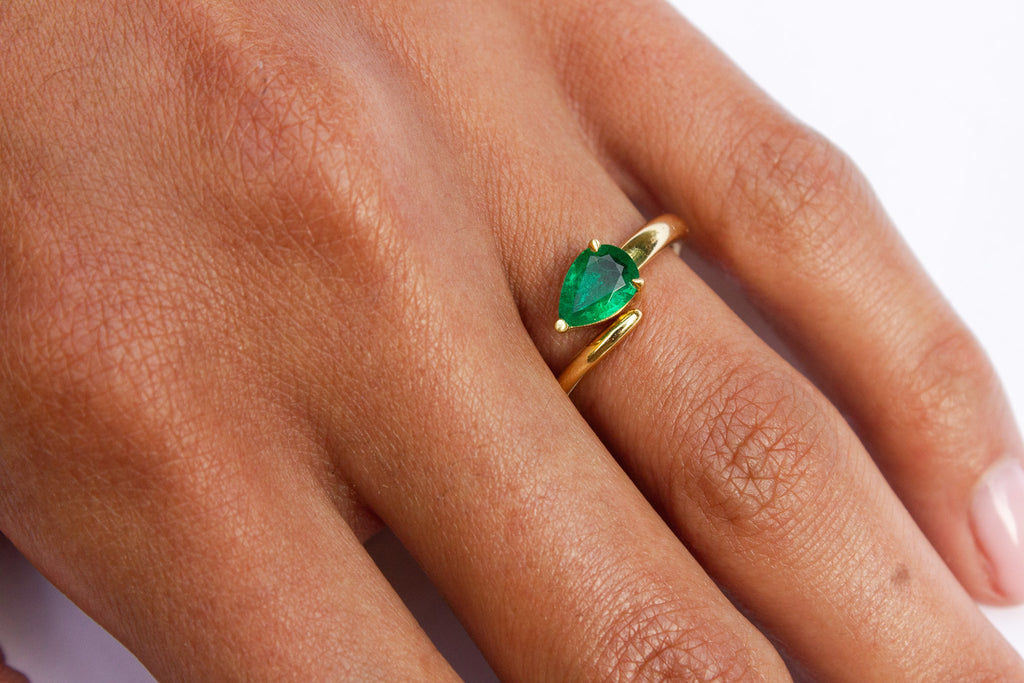 Pear Cut Emerald Ring image 1