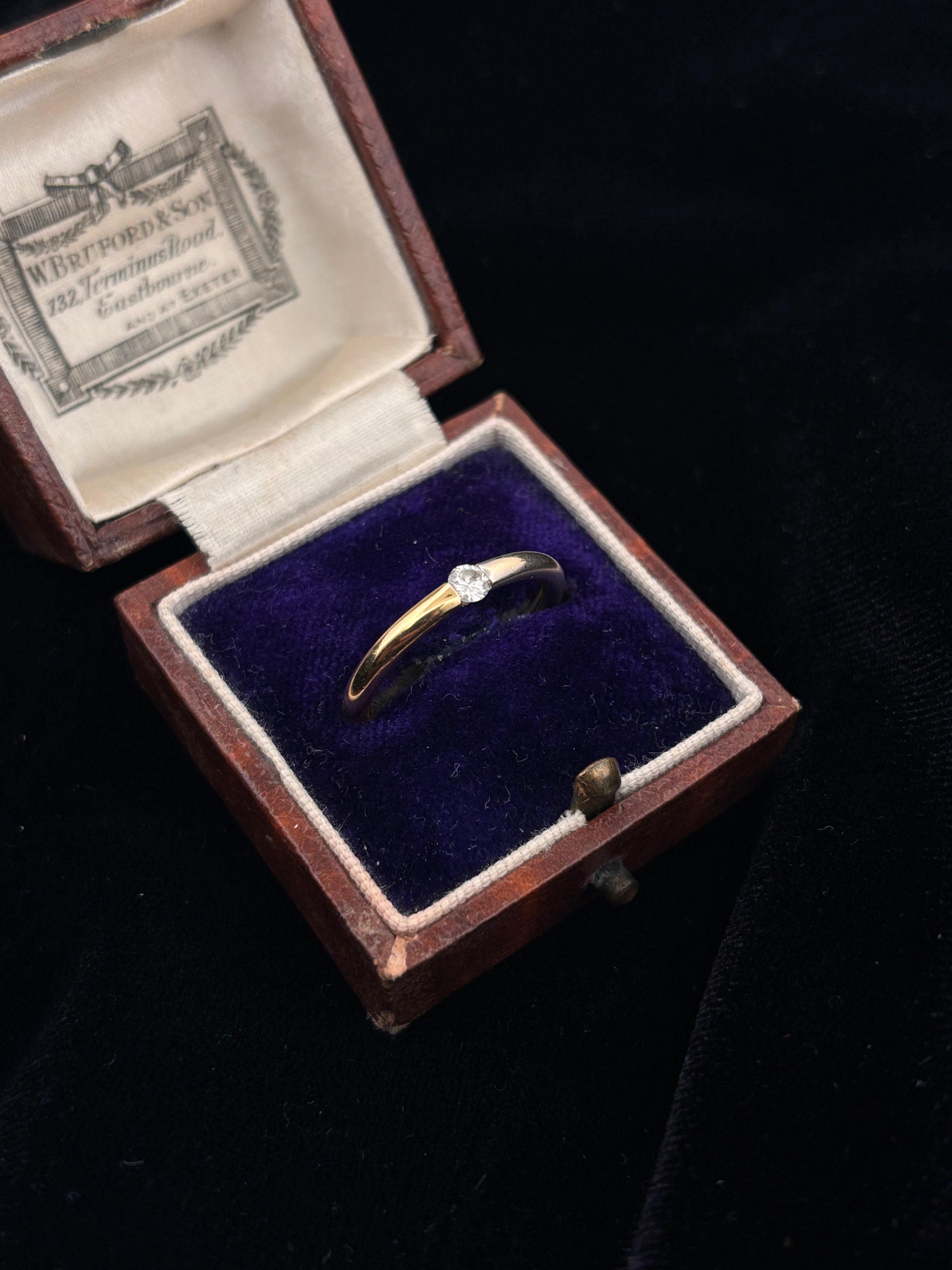 Round Wire 18ct Dual Tone Gold & Diamond Solitaire Ring