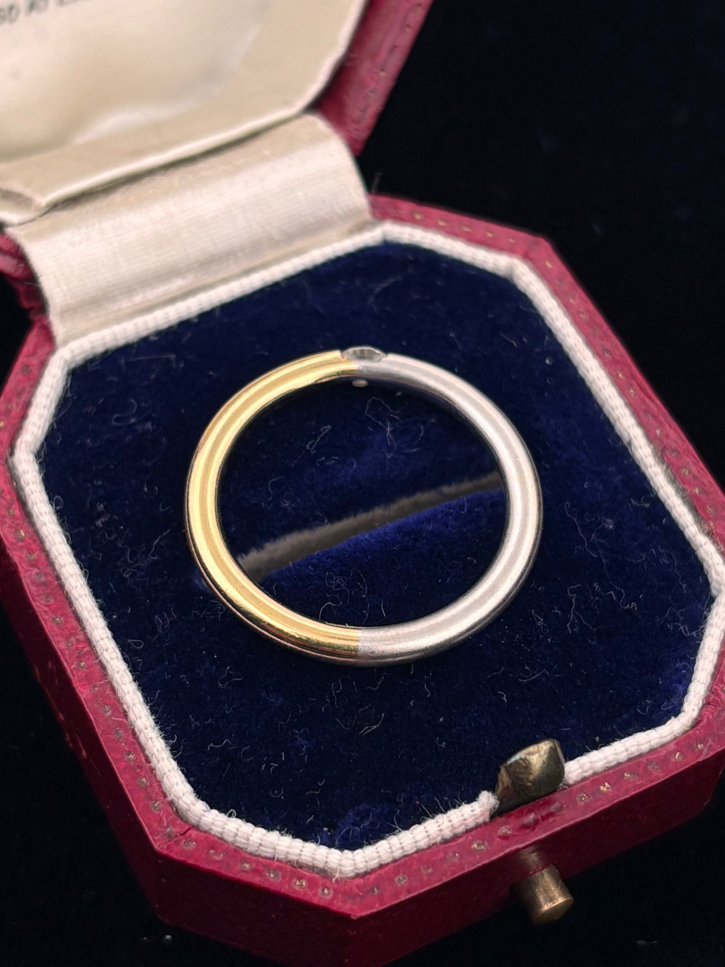 Round Wire 18ct Dual Tone Gold & Diamond Solitaire Ring