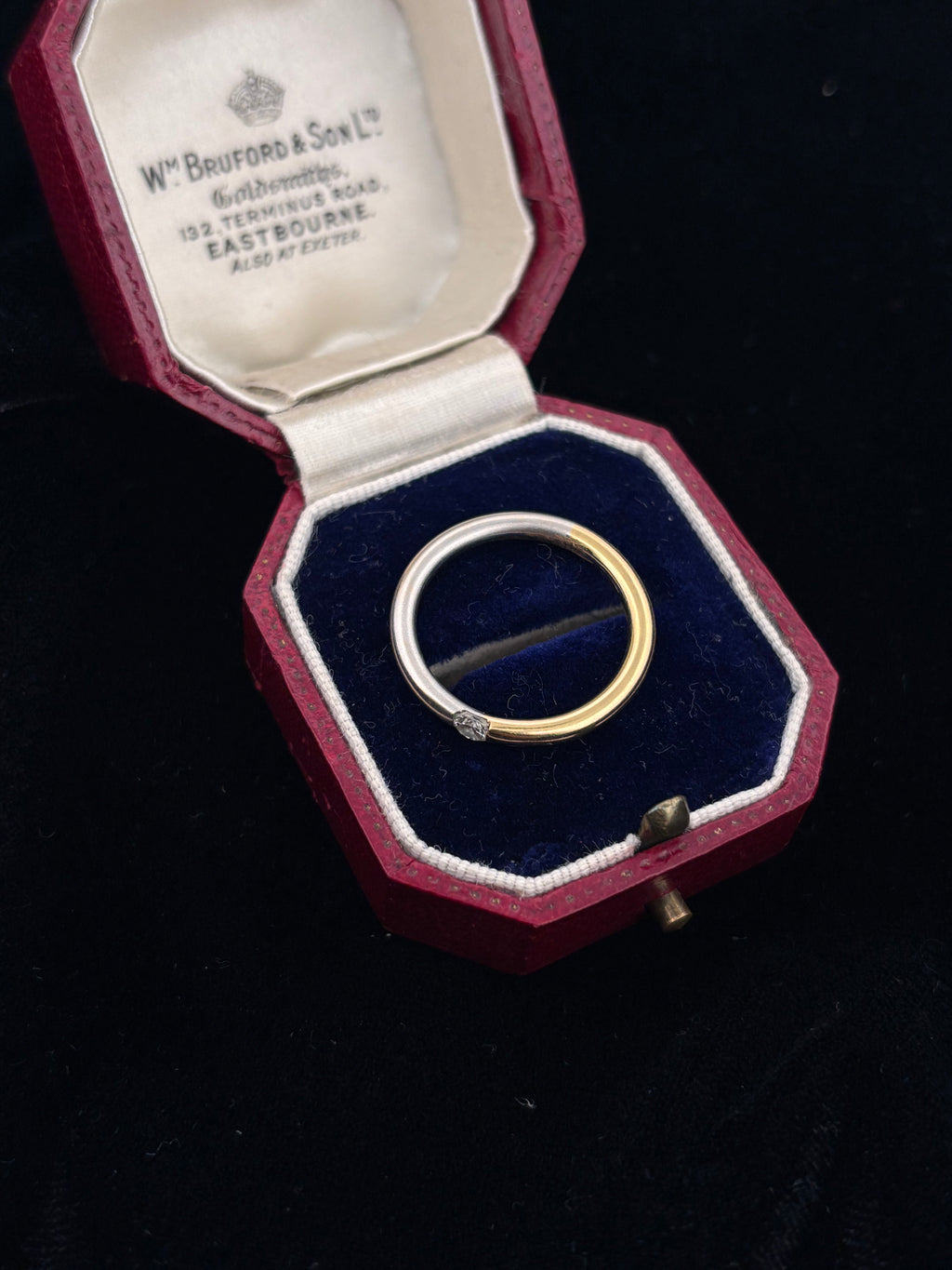 Round Wire 18ct Dual Tone Gold & Diamond Solitaire Ring