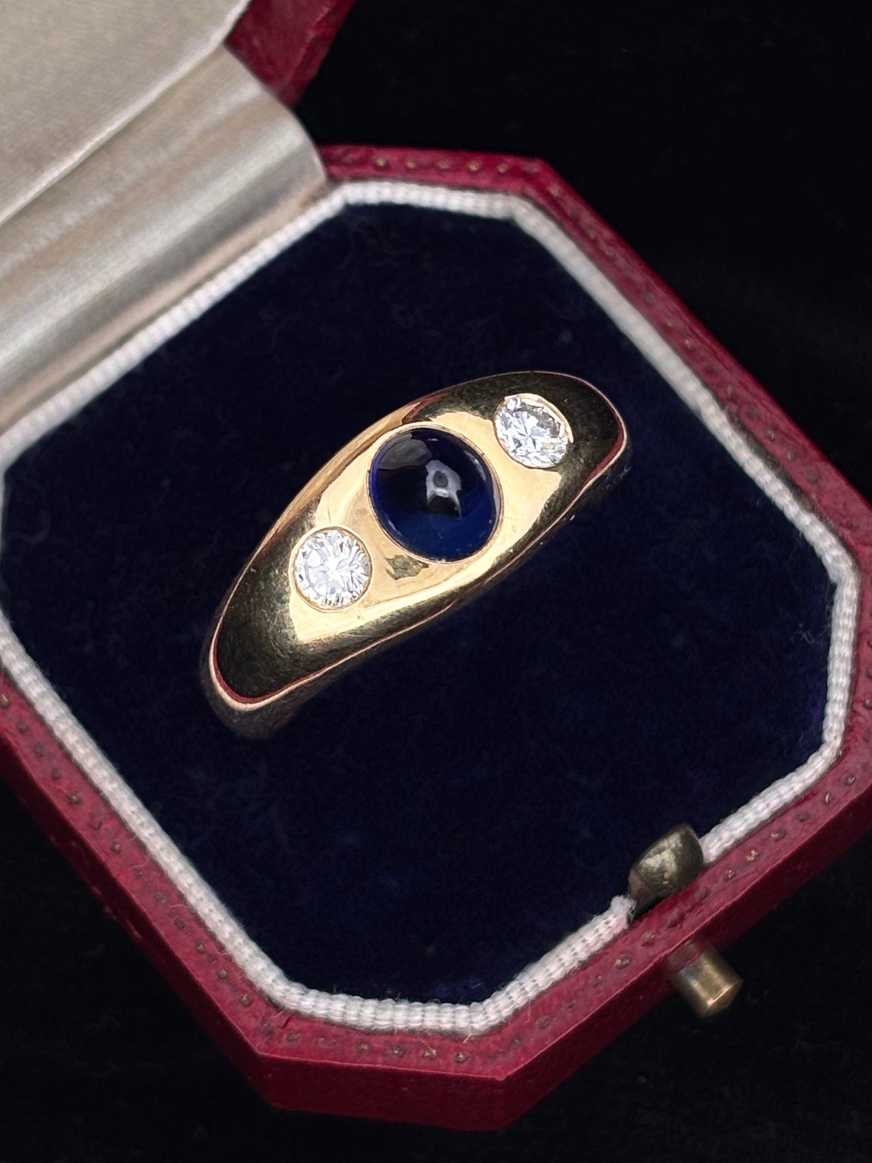 Vintage Sugarloaf Sapphire and Diamond Ring