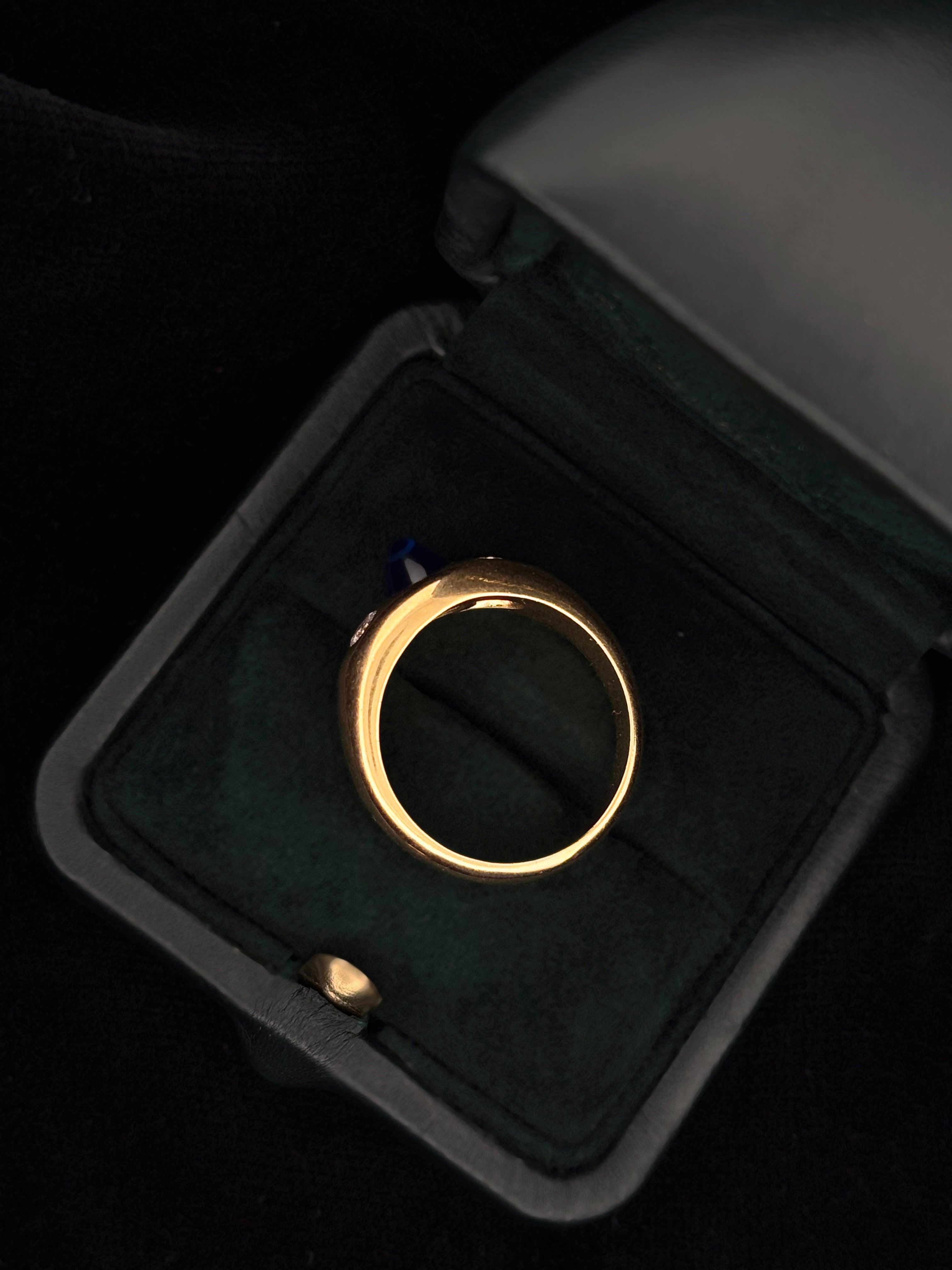 Vintage Sugarloaf Sapphire and Diamond Ring