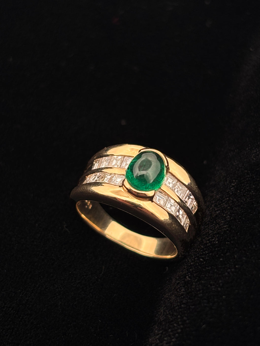 1.09ct Cabochon Emerald and Diamond Band Ring