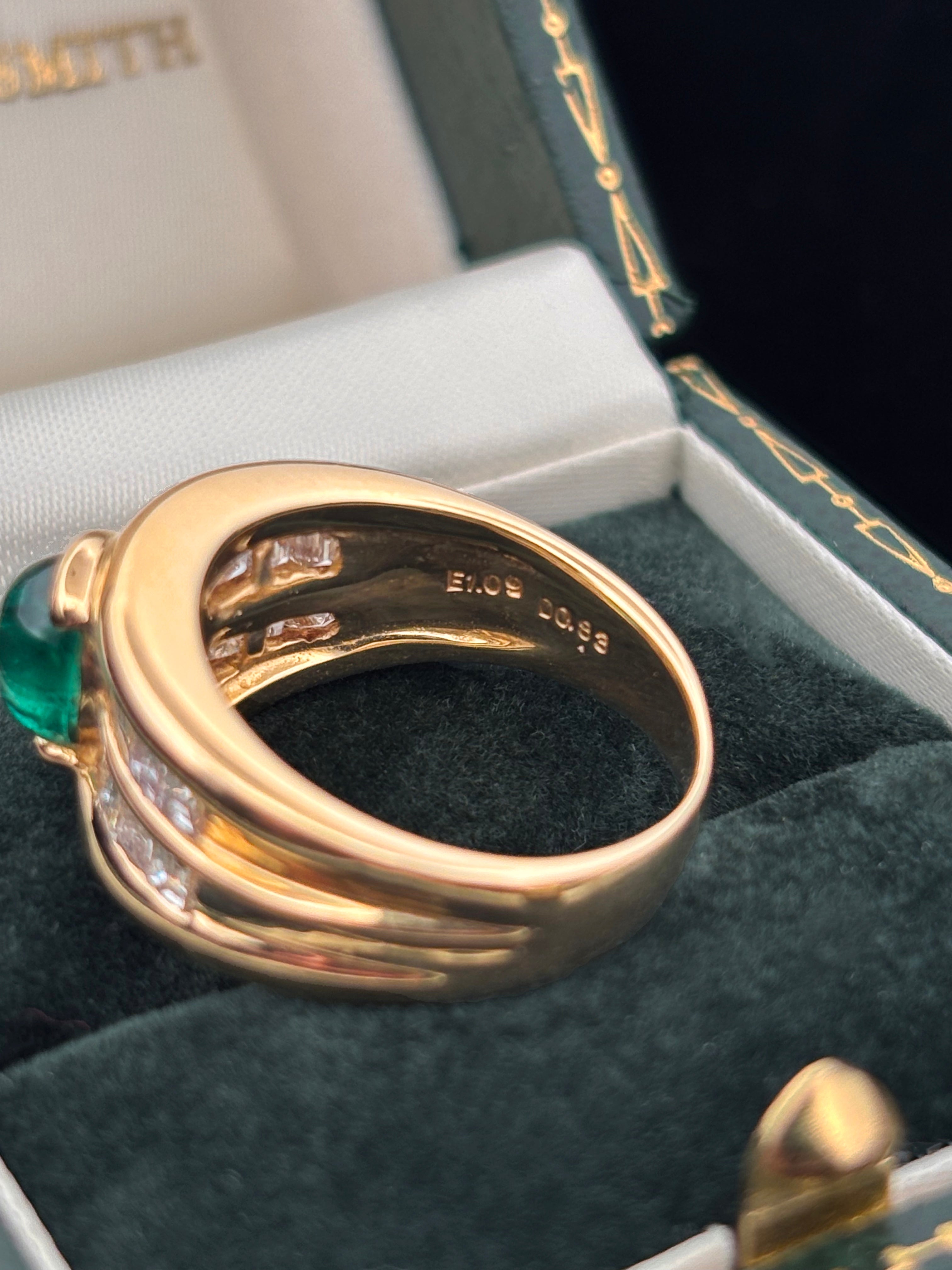 1.09ct Cabochon Emerald and Diamond Band Ring