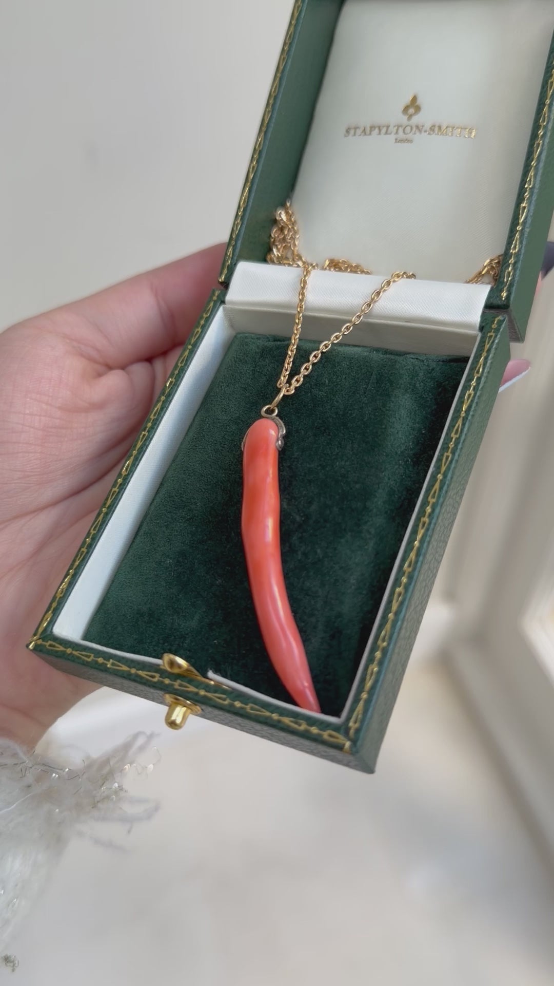 Chili Coral Pendant 9ct Gold